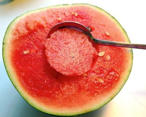 吃瓜洗都不洗的贵州网红,贵州网红“吃瓜洗都不洗”现象揭秘 第2张 吃瓜洗都不洗的贵州网红,贵州网红“吃瓜洗都不洗”现象揭秘 第2张